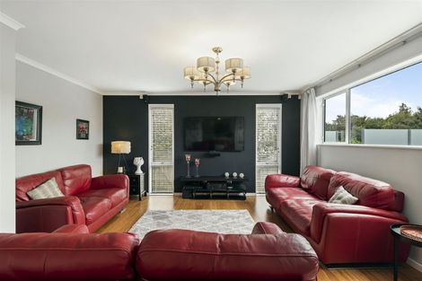 Photo of property in 12 Ilam Lane, Fairview Heights, Auckland, 0632