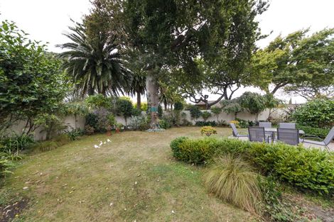 Photo of property in 4 The Oaks, Awapuni, Palmerston North, 4412