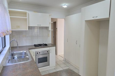 Photo of property in 8 Lissleton Drive, East Tamaki, Auckland, 2013