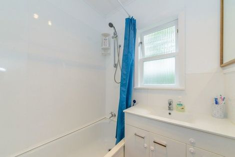 Photo of property in 8 Galway Avenue, Hokowhitu, Palmerston North, 4410