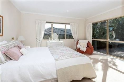 Photo of property in 16 Nad Place, East Tamaki Heights, Auckland, 2016