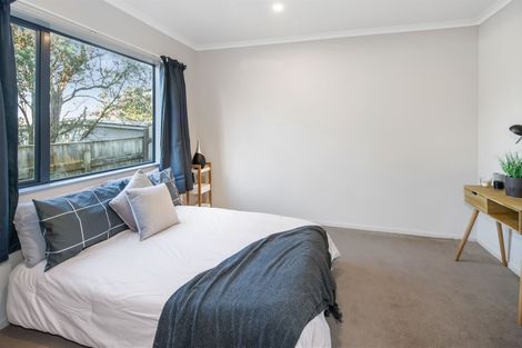 Photo of property in 29 Stewart Drive, Newlands, Wellington, 6037