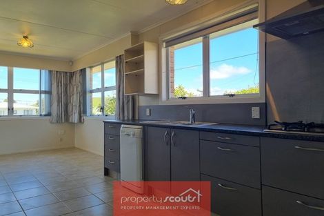 Photo of property in 124 Pioneer Road, Moturoa, New Plymouth, 4310