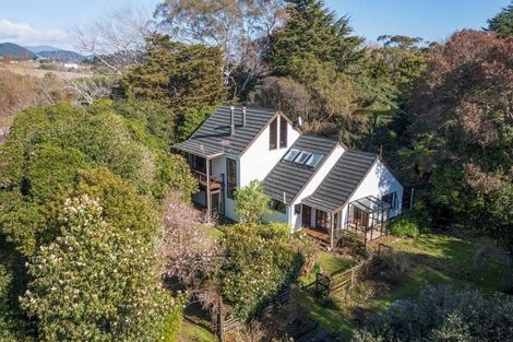 Photo of property in 37 Greenaway Road, Waikanae, 5036