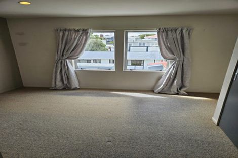 Photo of property in 152 Tasman Street, Mount Cook, Wellington, 6021