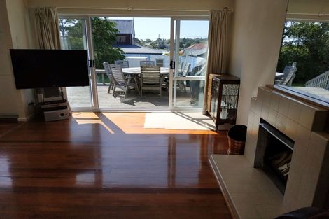 Photo of property in 19a Otakau Road, Milford, Auckland, 0620