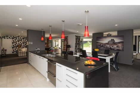 Photo of property in 43 Davaar Crescent, Broomfield, Christchurch, 8042