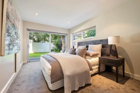 Photo of property in 23 Ocean View Road, Milford, Auckland, 0620