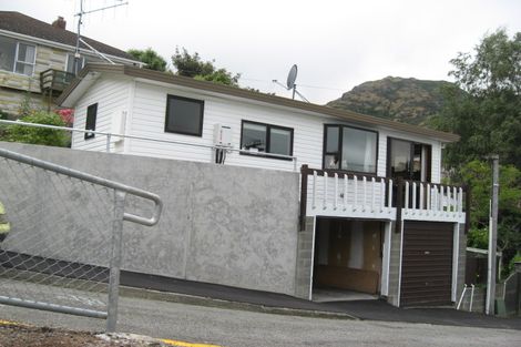 Photo of property in 18 Ripon Street, Lyttelton, 8082