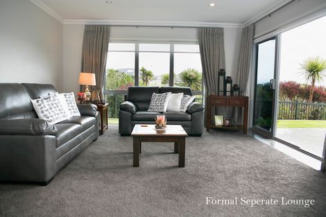 Photo of property in 12 Portofino Point, Karaka, Papakura, 2113