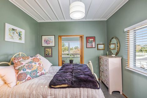 Photo of property in 26 Seatoun Avenue, Leigh, Warkworth, 0985