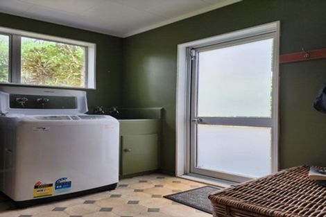 Photo of property in 1138 South Road, Oakura, 4314