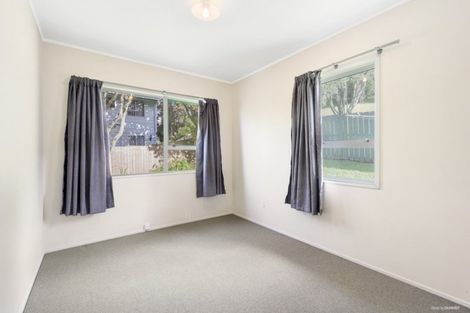 Photo of property in 2/10 Glenvale Place, Totara Vale, Auckland, 0629