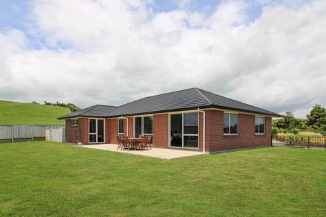 Photo of property in 1 Ongarui Close, Whalers Gate, New Plymouth, 4310