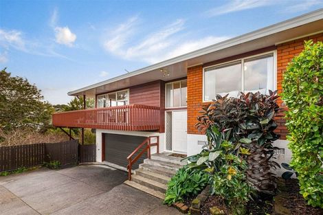 Photo of property in 9 Bayside Drive, Browns Bay, Auckland, 0630