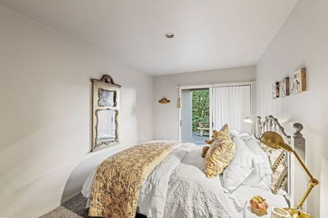 Photo of property in 16 Highcrest Heights, Westmorland, Christchurch, 8025