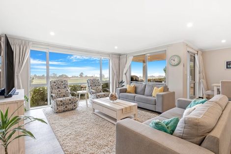 Photo of property in 16 Ruth Craig Place, Stanmore Bay, Whangaparaoa, 0932