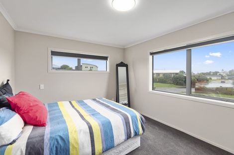 Photo of property in 10 Sylvia Way, Te Horo Beach, Otaki, 5581