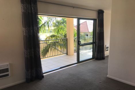 Photo of property in 22 Parkwood Crescent, Gulf Harbour, Whangaparaoa, 0930