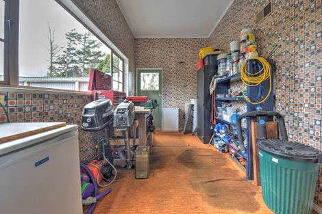 Photo of property in 349 Oteramika Road, Seaward Bush, Invercargill, 9871