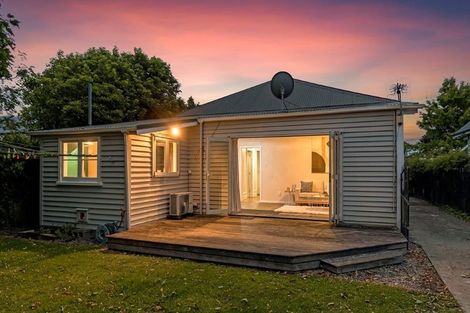 Photo of property in 74 Edward Avenue, Edgeware, Christchurch, 8013