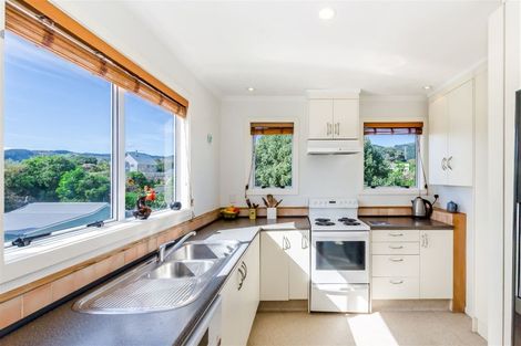 Photo of property in 28 Aperahama Street, Paekakariki, 5034