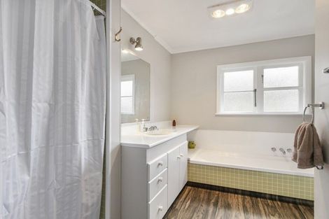 Photo of property in 4 Coast Road, Wainuiomata, Lower Hutt, 5014