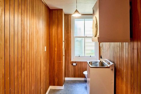 Photo of property in 25 Rona Street, Eastbourne, Lower Hutt, 5013