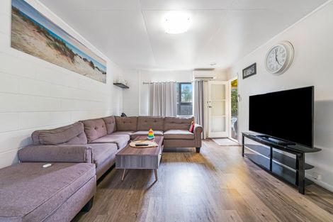 Photo of property in 3/87 Nikau Street, New Lynn, Auckland, 0600