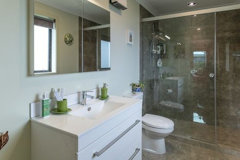 Photo of property in 10 Gladys Place, Levin, 5510