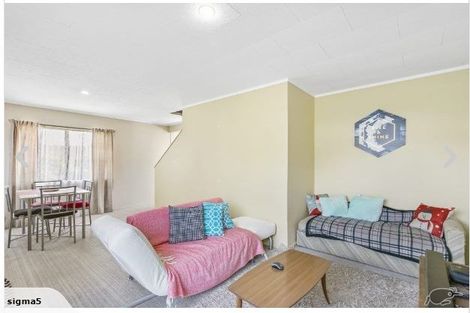 Photo of property in 4/1 Mountain Mews, Mount Wellington, Auckland, 1060