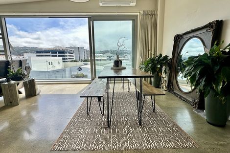 Photo of property in 1/25 Home Street, Mount Victoria, Wellington, 6011