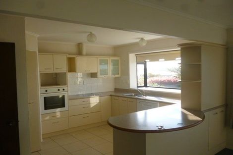 Photo of property in 2/3 Te Akau Crescent, Bucklands Beach, Auckland, 2012