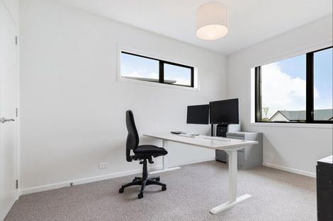 Photo of property in 18 Kotare Drive, Wanaka, 9305