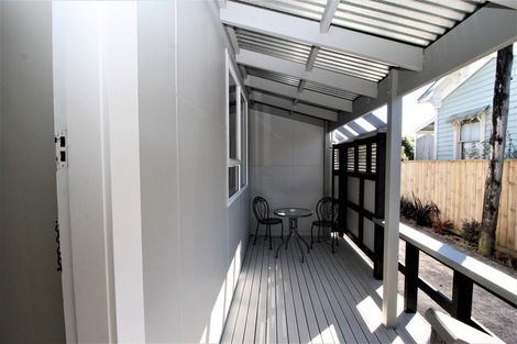 Photo of property in 12 Ross Street, Woodville, 4920