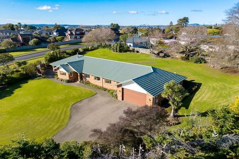 Photo of property in 2 Burgundy Park Avenue, Henderson, Auckland, 0612