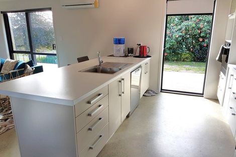 Photo of property in 32 Manaia View Road, One Tree Point, 0118