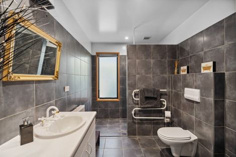 Photo of property in 52 The Dunes, Cromwell, 9310