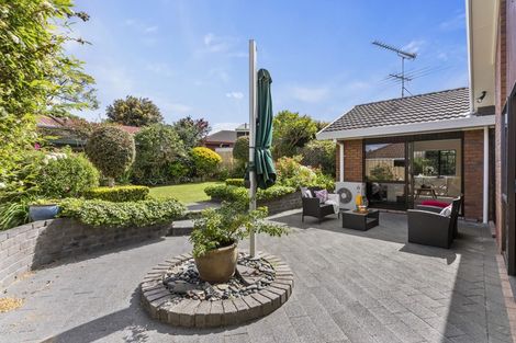 Photo of property in 17 Channing Crescent, Botany Downs, Auckland, 2010