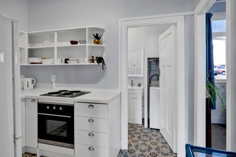 Photo of property in Devonport Apartments, 26/127 Saint Aubyn Street, New Plymouth, 4310