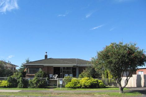 Photo of property in 33 La Trobe Street, Pakuranga Heights, Auckland, 2010