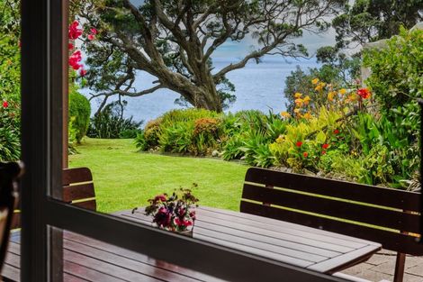 Photo of property in 11 Chelverton Terrace, Red Beach, 0932