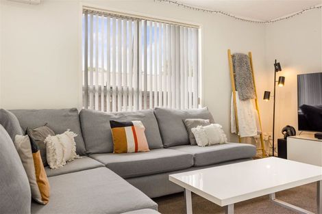 Photo of property in 98 Reynella Drive, Massey, Auckland, 0614