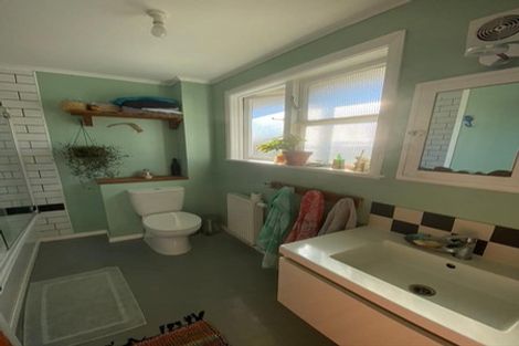 Photo of property in 19a Kekerenga Street, Strathmore Park, Wellington, 6022