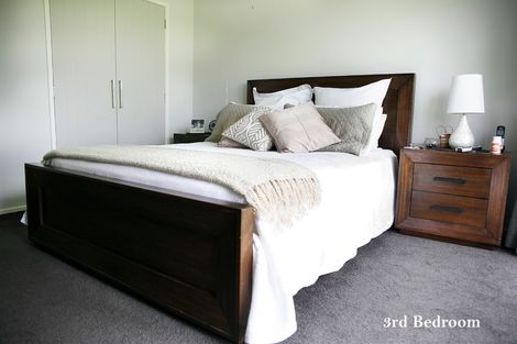 Photo of property in 12 Portofino Point, Karaka, Papakura, 2113