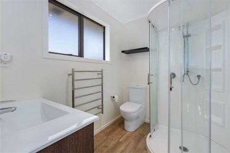 Photo of property in 82 Queen Charlotte Drive, Aotea, Porirua, 5024