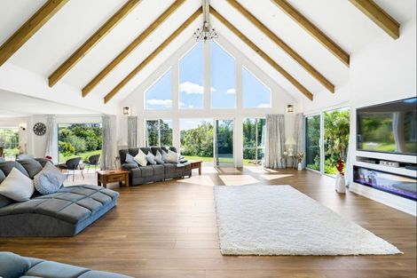 Photo of property in 105 Grassmere Road, Henderson Valley, Auckland, 0612