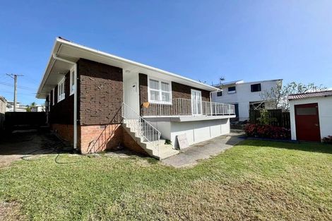 Photo of property in 12 Keats Place, Blockhouse Bay, Auckland, 0600