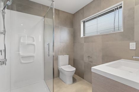 Photo of property in 21 Parkmore Drive, Rosehill, Papakura, 2113