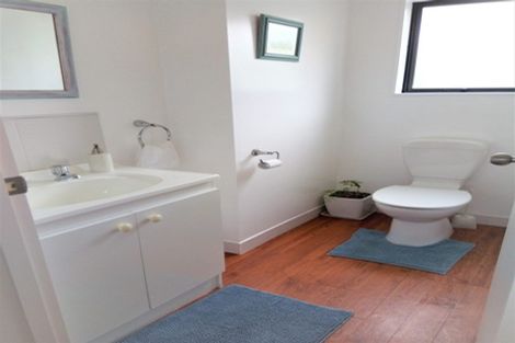 Photo of property in 8 Ruapehu Drive, Fitzherbert, Palmerston North, 4410